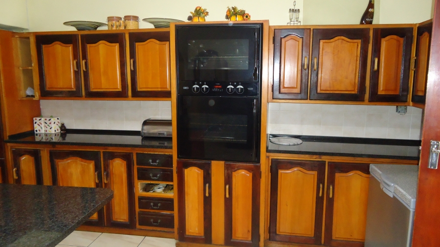 3 Bedroom Property for Sale in Gustrouw Western Cape